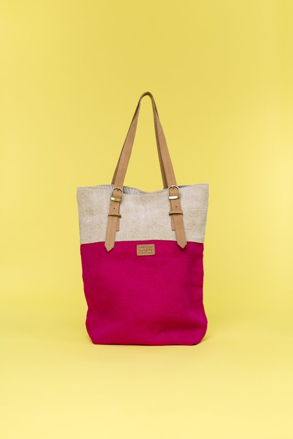 Kwooksta soft jute classic tote in red and natural with adjustable eco leather shoulder straps