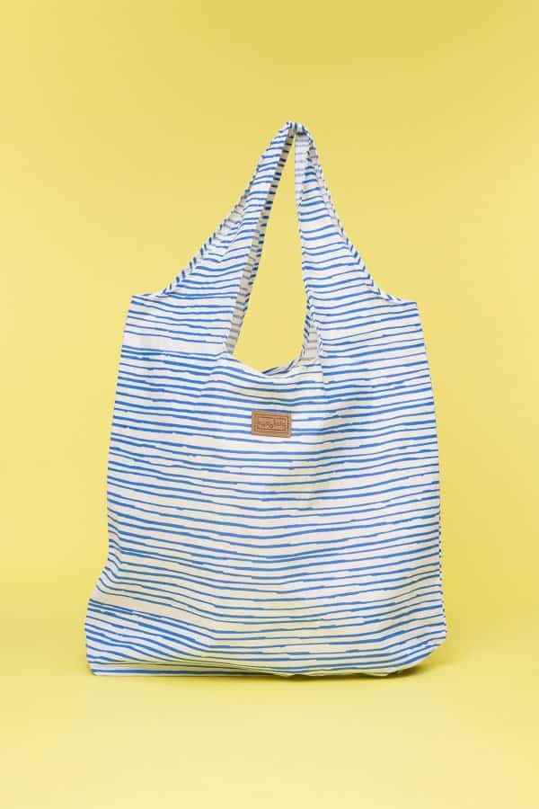 Kwooksta großer wiederverwendbarer Shopper Einkaufstasche aus Bio Baumwolle in Blau.